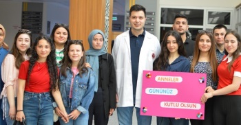 11 MAYIS ANNELER GÜNÜ